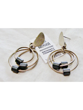 Earring with cylindrical matte hematite